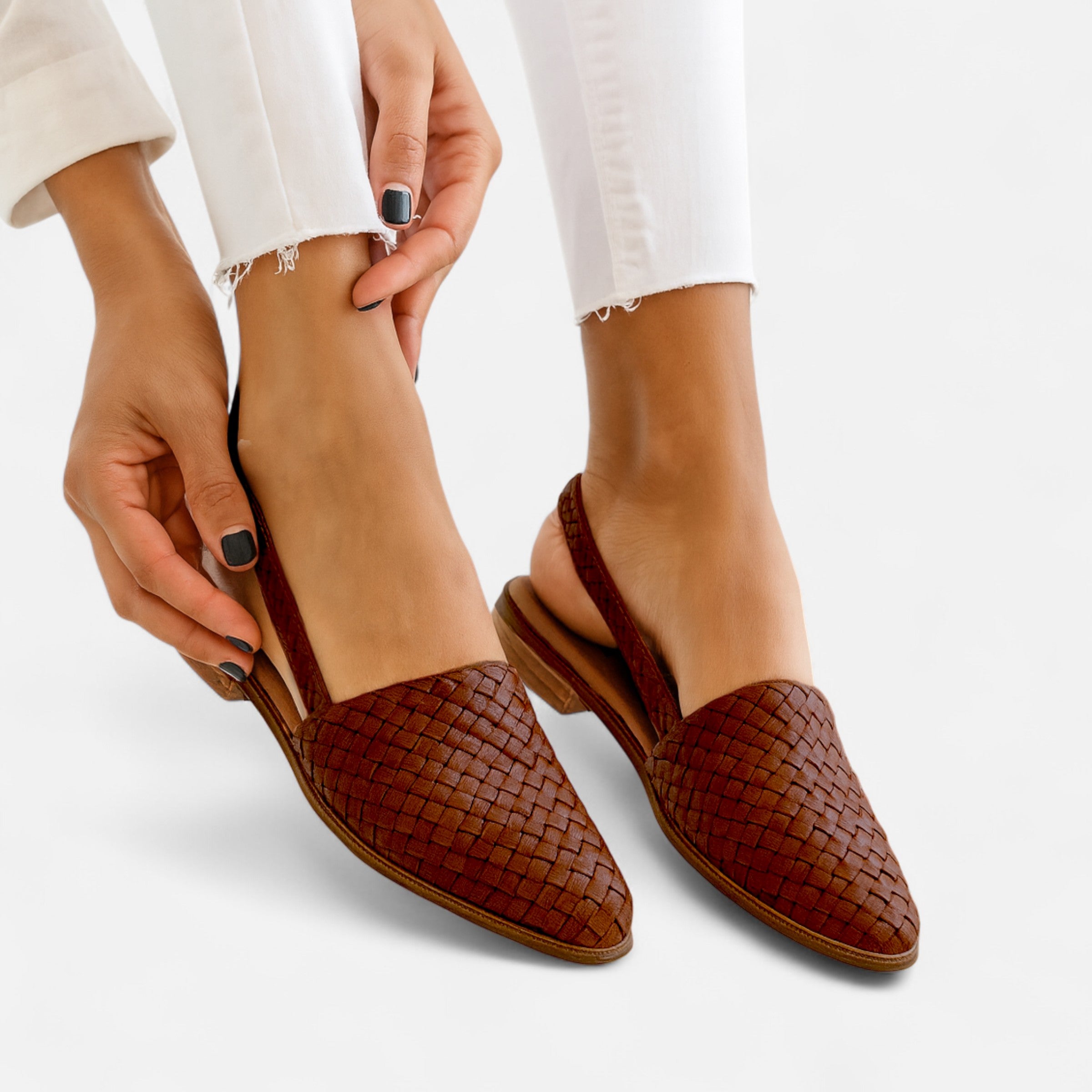 Belavoire | Women’s Woven Leather Flats Classic