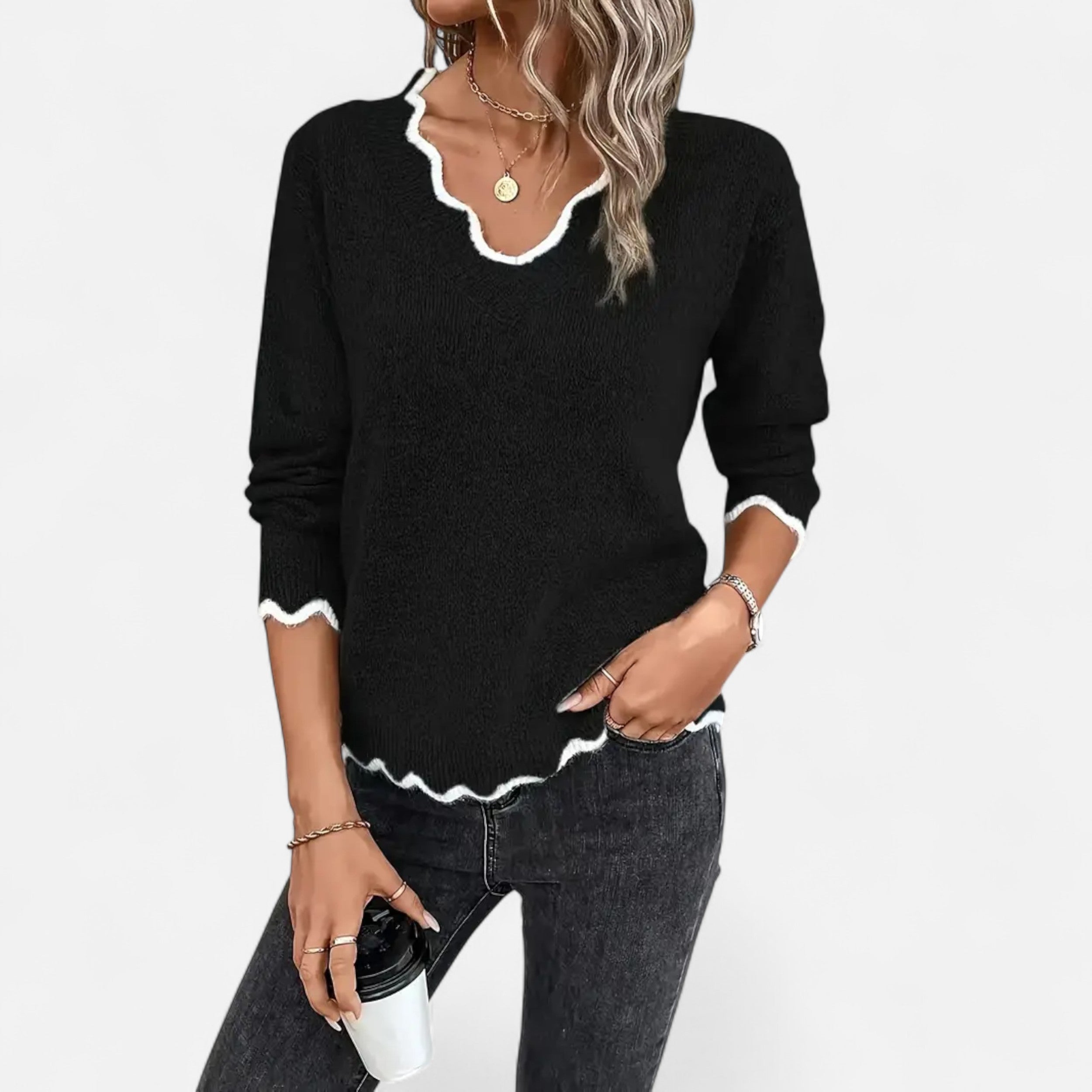 Belavoire | Women’s Elegant Scallop Trim Pullover