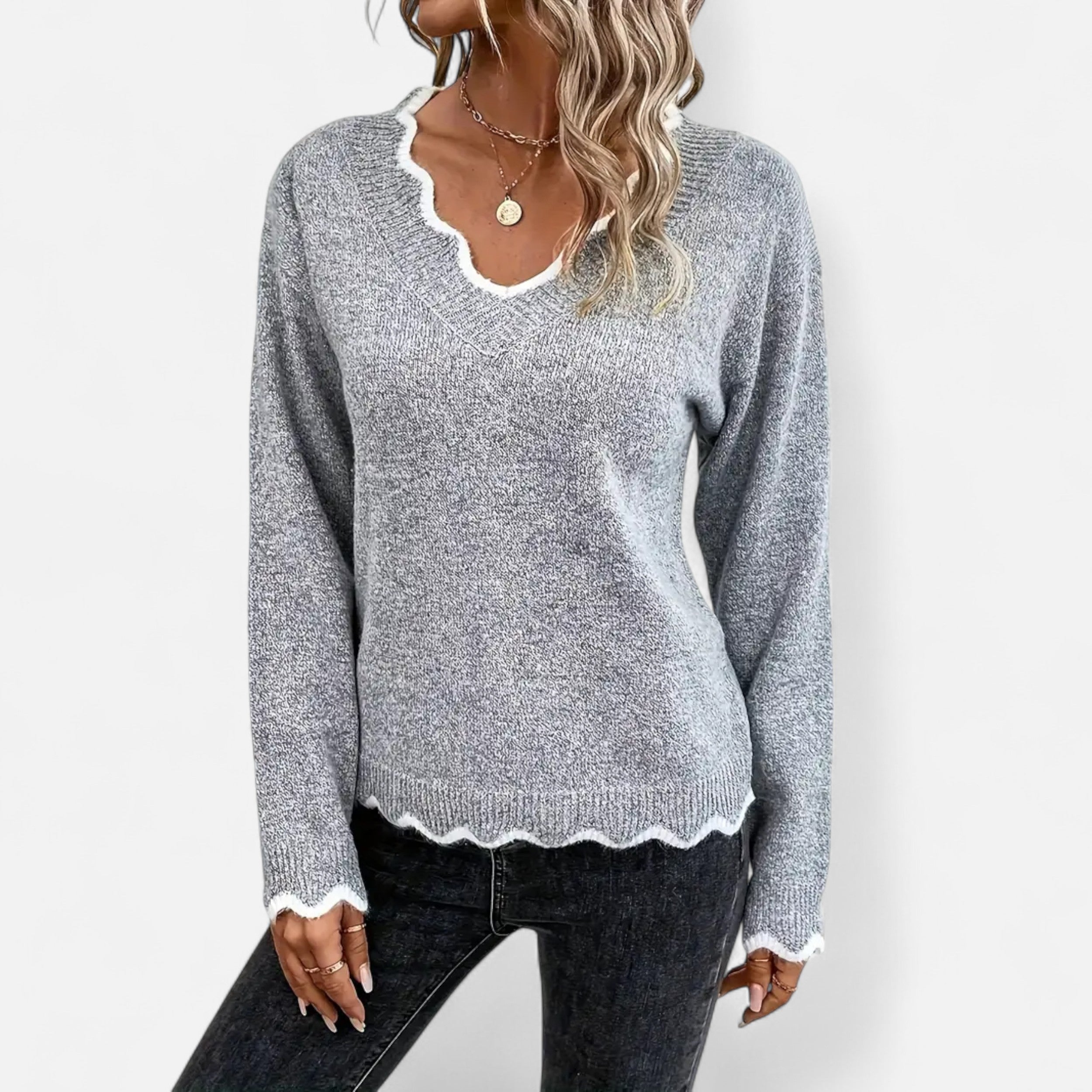 Belavoire | Women’s Elegant Scallop Trim Pullover